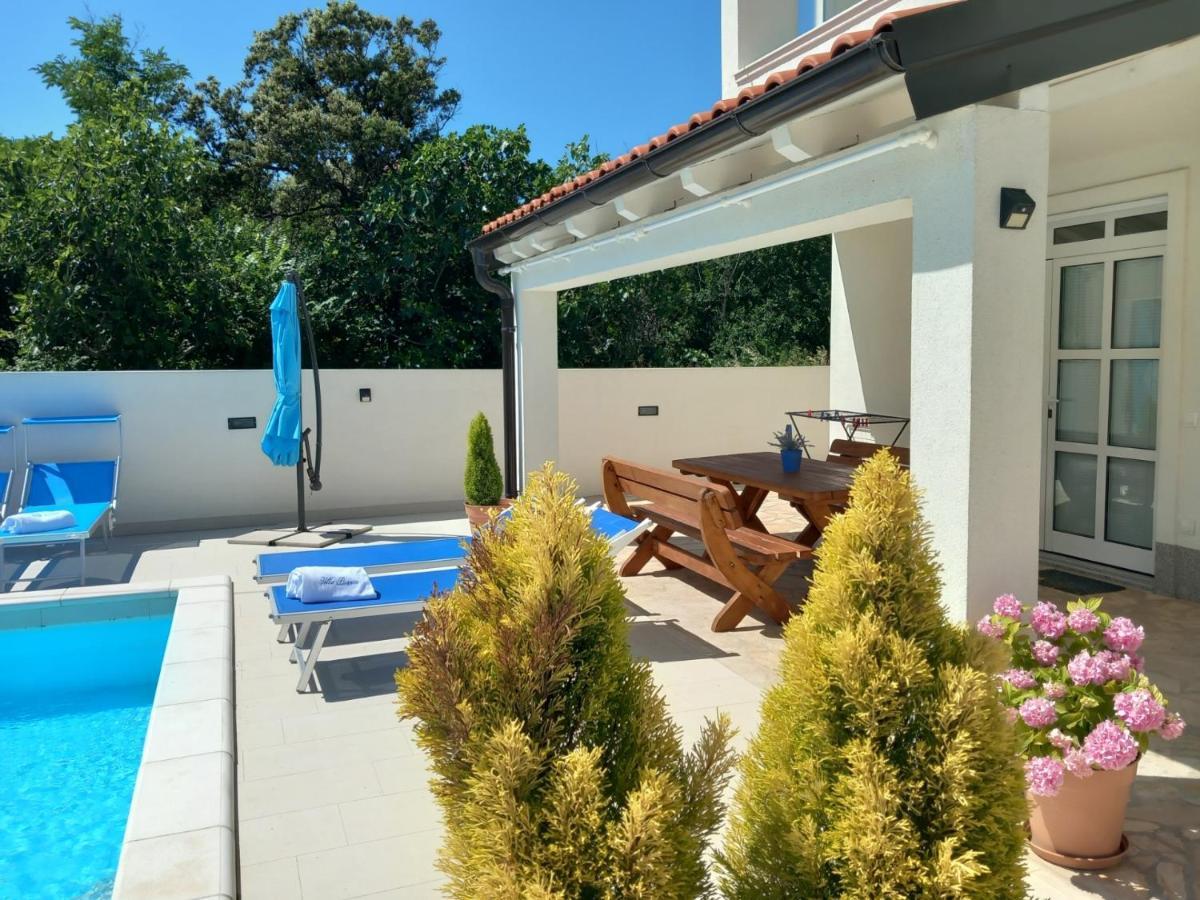 Villa Bianca - Apartment With Private Pool ปริฟลากา ภายนอก รูปภาพ